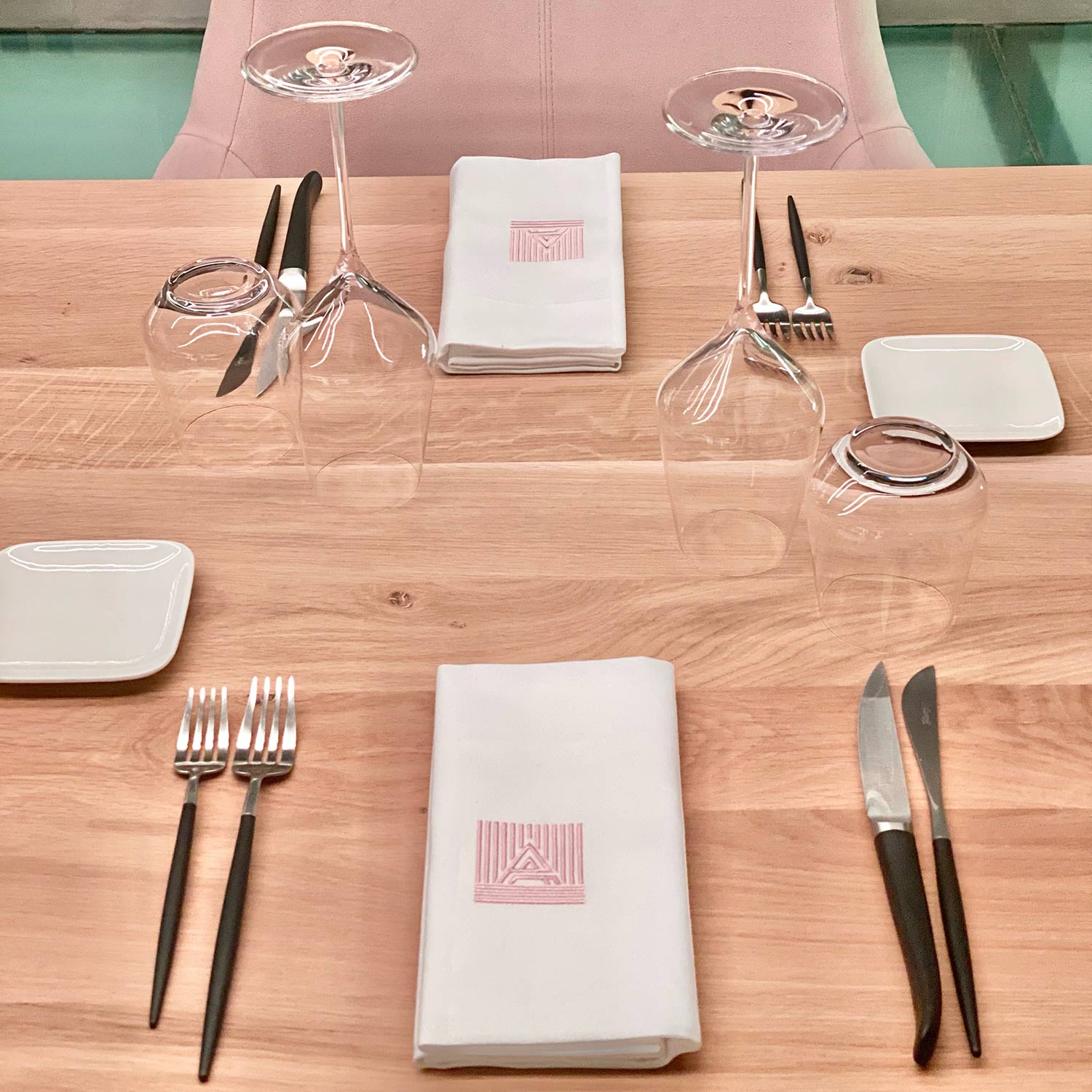 dressage-table-la-cantine-urbaine-restaurant-lieu-concept-artchives-lille-galerie-d-art-bar